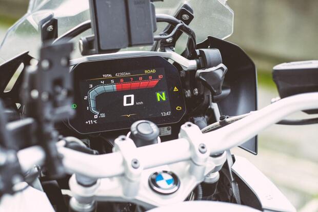 BMW GS 1200 LC 2018 gray - image 5